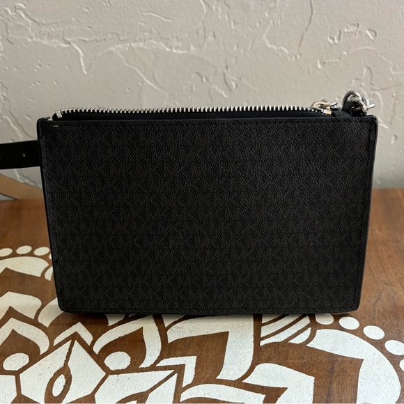 Michael Kors Small Waist/Fanny pack Bag - Picture 2 of 4